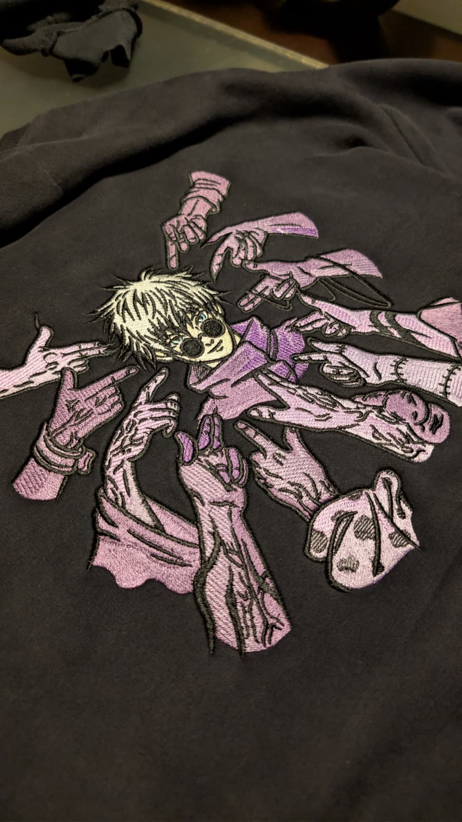 Sudadera con capucha de Gojo